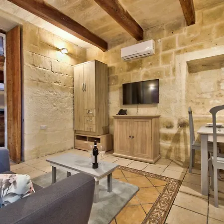 Laparelli Suites: Luxury 1 Guest house *