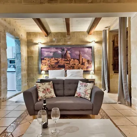 Laparelli Suites: Luxury 1 Guest house