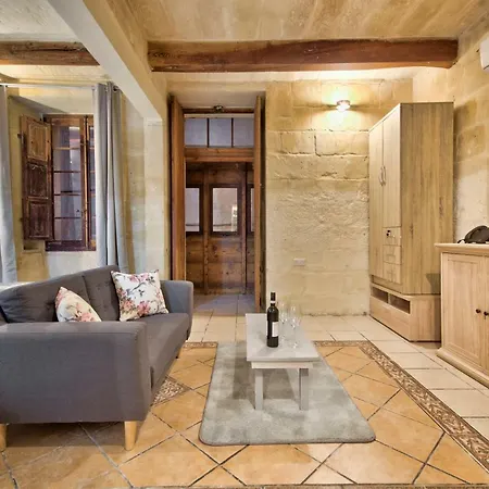 Laparelli Suites: Luxury 1 Guest house
