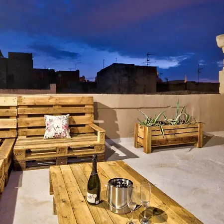 Laparelli Suites: Luxury 1 Guest house *